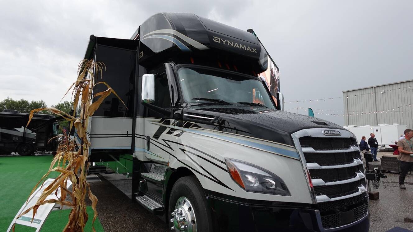 A photo of this 2027 Dynamax GRAND SPORT 45CB