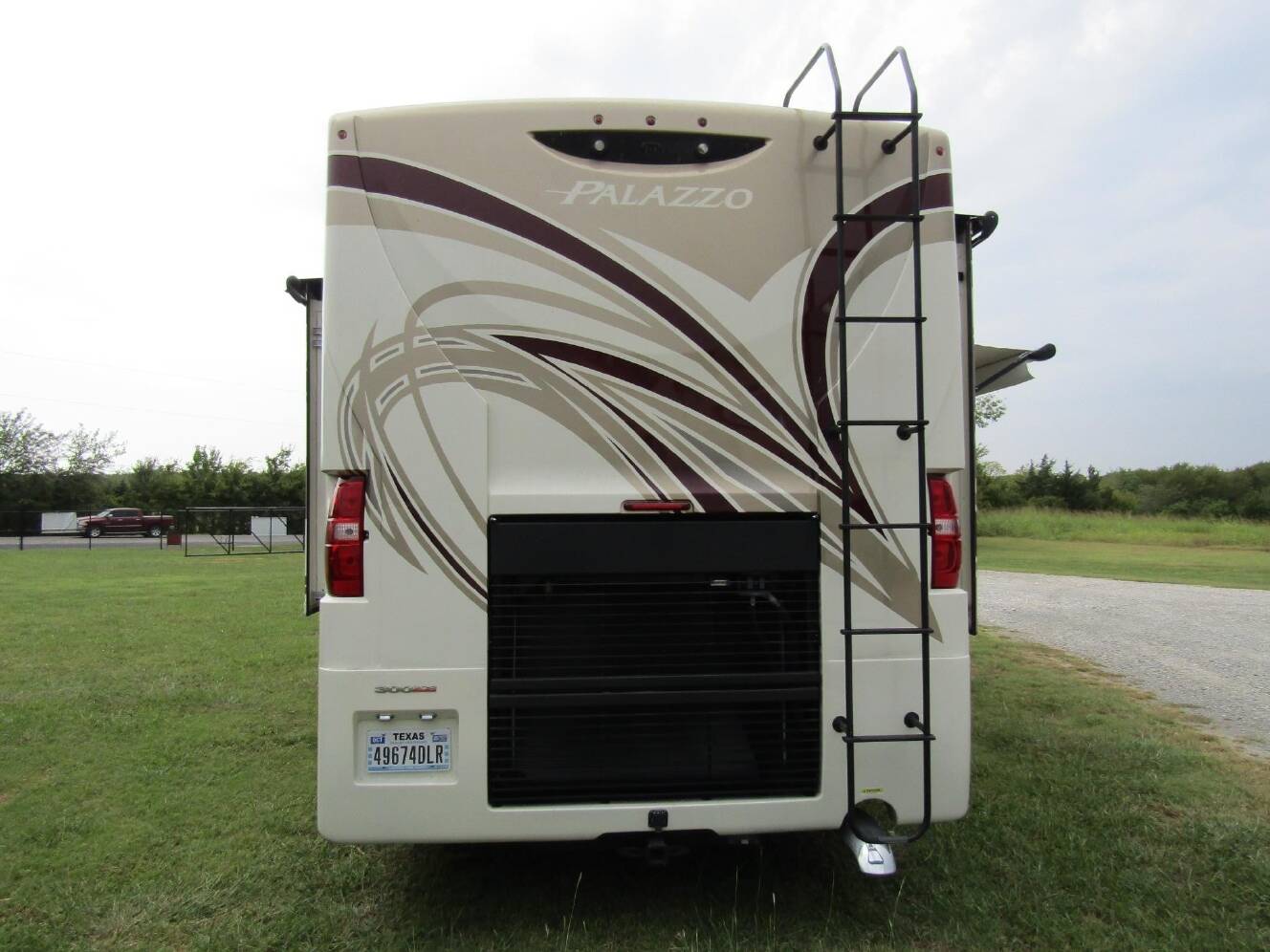 A photo of this 2016 Thor Motor Coach PALAZZO 33.2