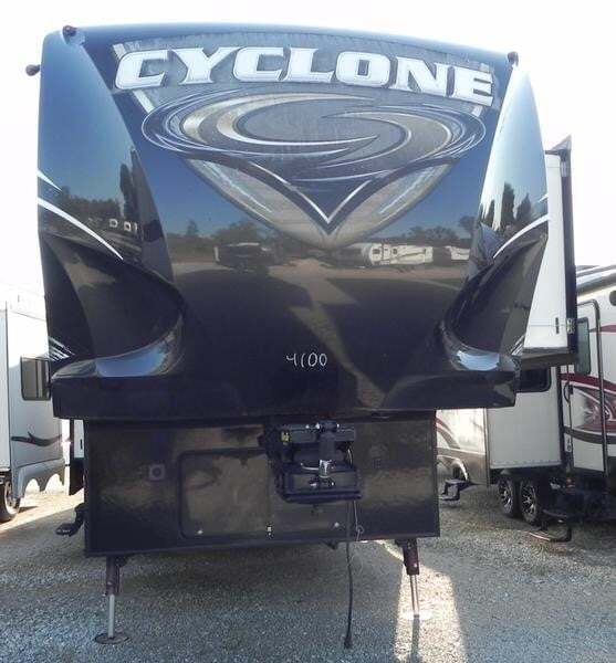 2015 Heartland CYCLONE 4100 in mitchell IN