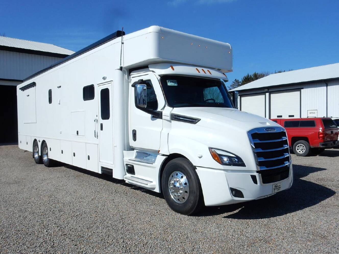 A photo of this 2027 Show Hauler SH1377T1-36
