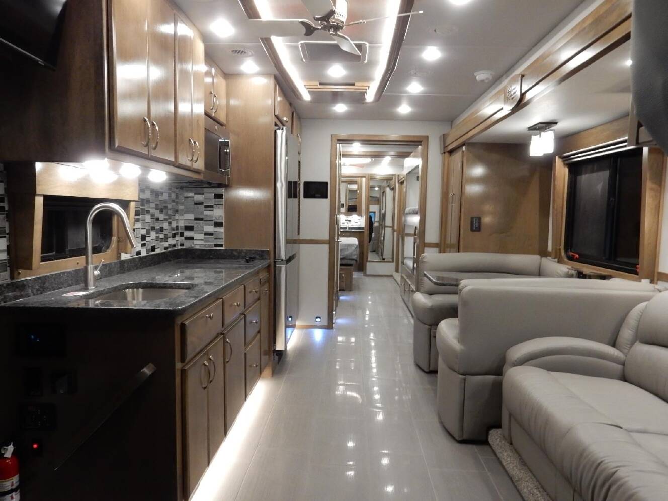 A photo of this 2027 Show Hauler SH1377T1-36