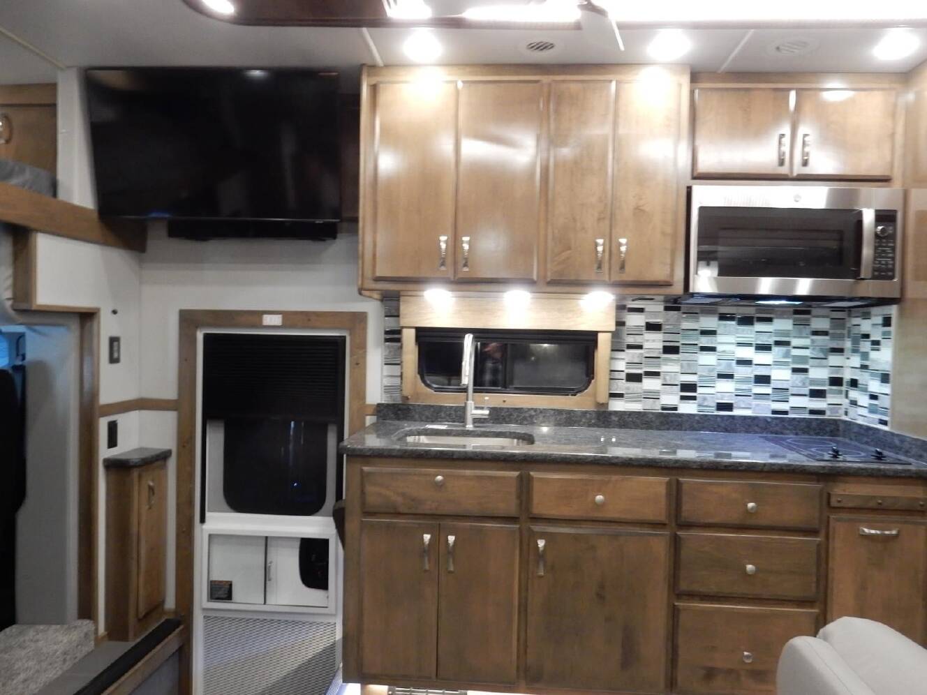 A photo of this 2027 Show Hauler SH1377T1-36