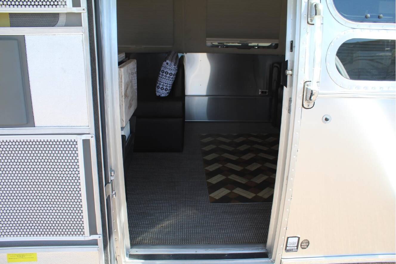A photo of this 2017 Airstream CLASSIC 30RB