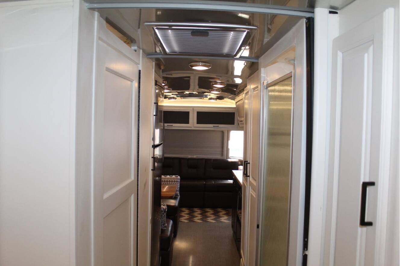 A photo of this 2017 Airstream CLASSIC 30RB