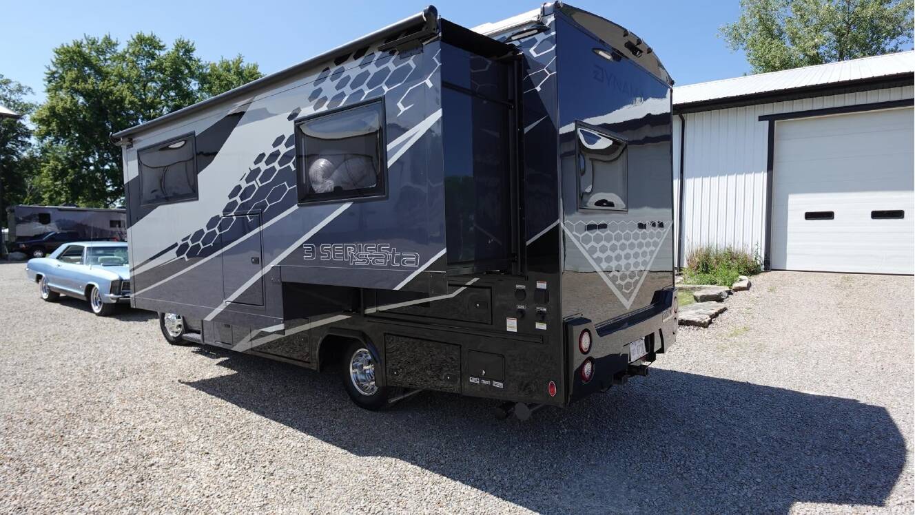 A photo of this 2026 Dynamax ISATA 3 24FW