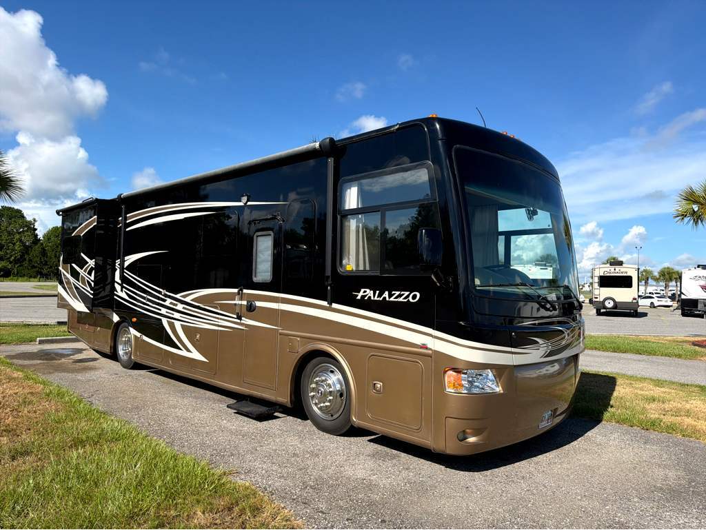 2014 Thor Motor Coach Palazzo 33.2 in breaux bridge LA