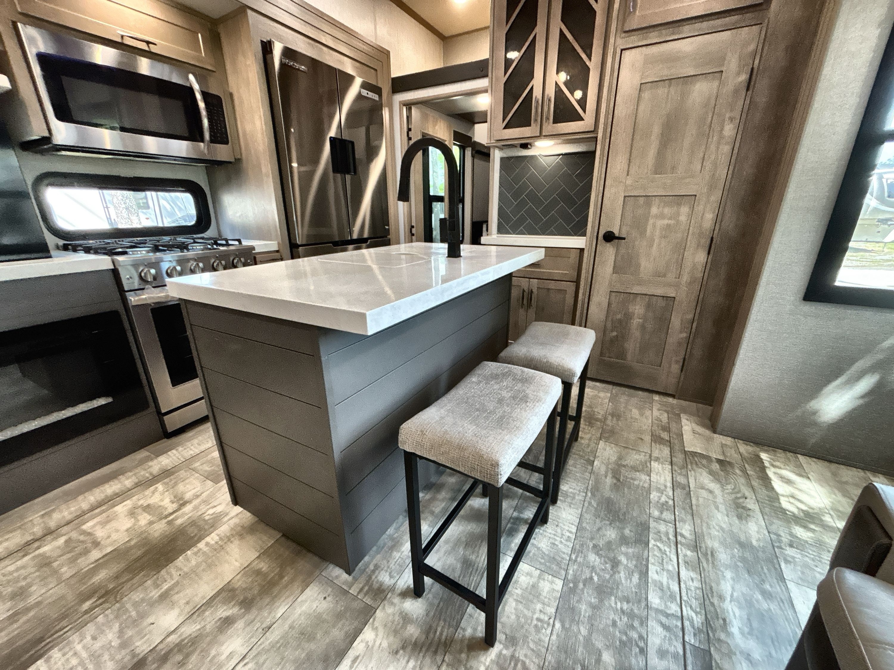 2024 Grand Design MOMENTUM 410TH in chattanooga TN