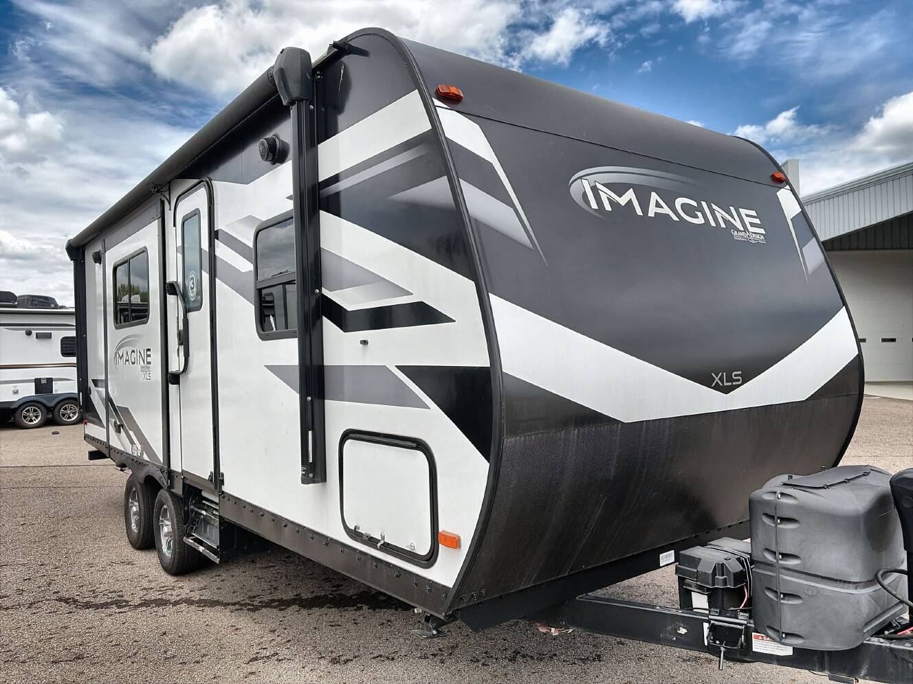 A photo of this 2022 Grand Design IMAGINE XLS 22RBE