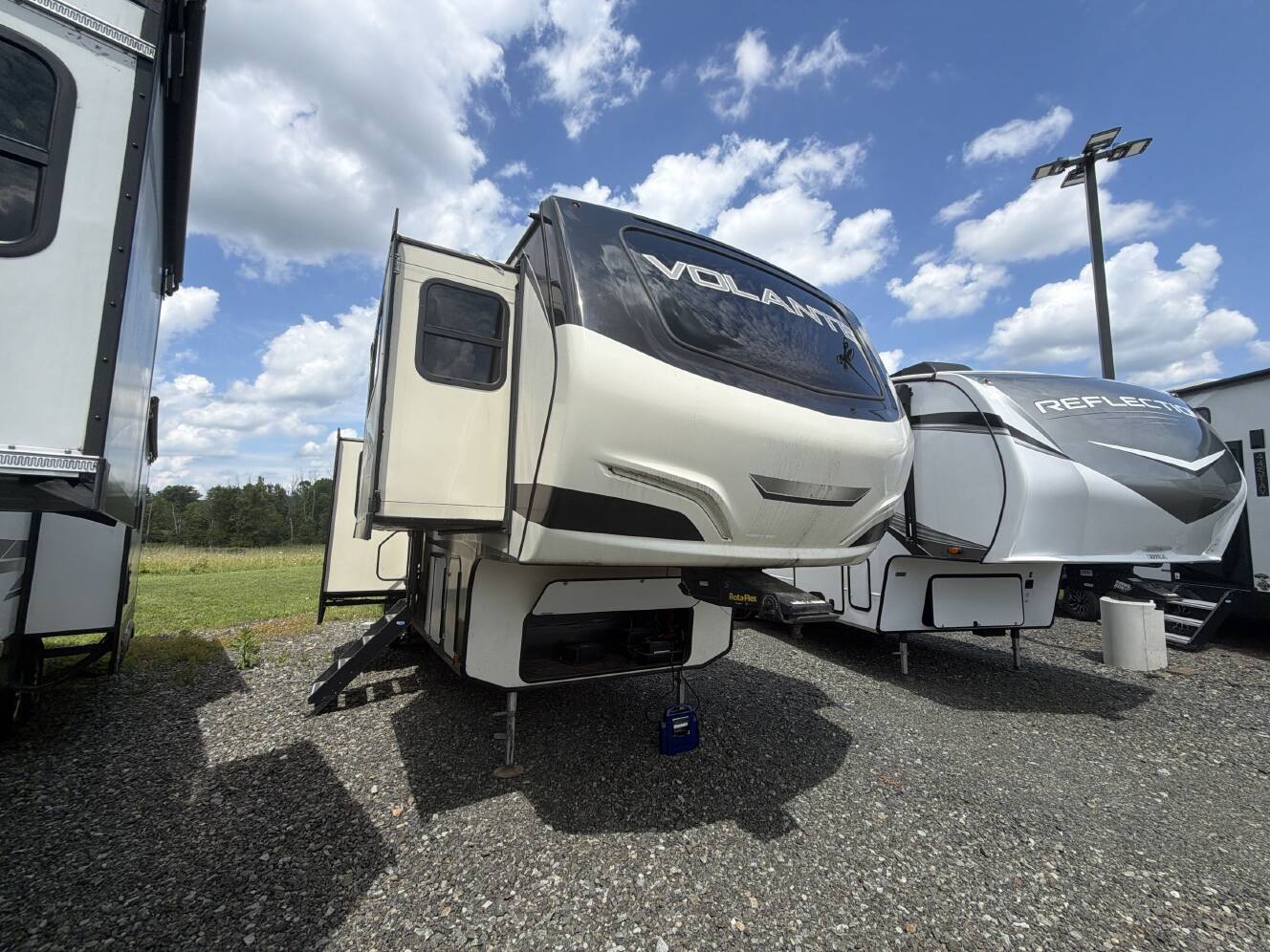 A photo of this 2020 Crossroads VOLANTE 3851FL