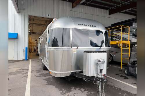 2017 Airstream FLYING CLOUD 25FB in kodak TN