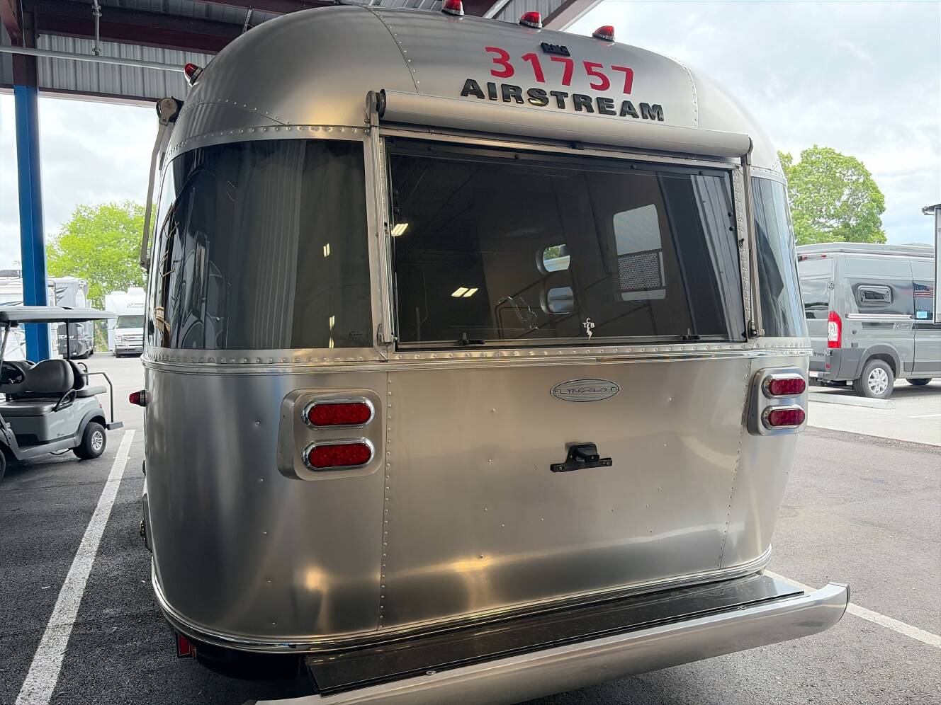 A photo of this 2017 Airstream FLYING CLOUD 25FB