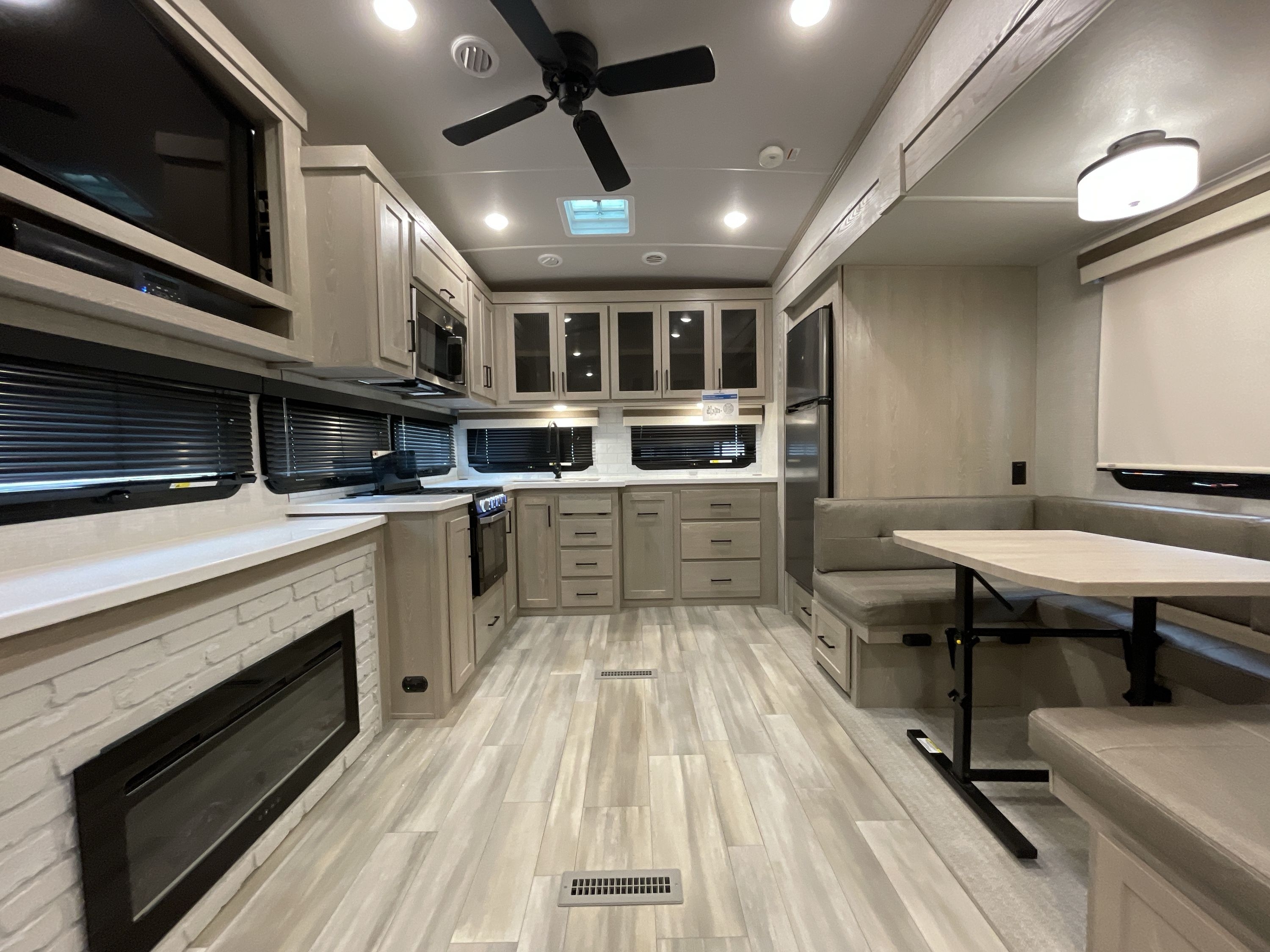 2023 Forest River ROCKWOOD SIGNATURE 2622RK in grain valley MO