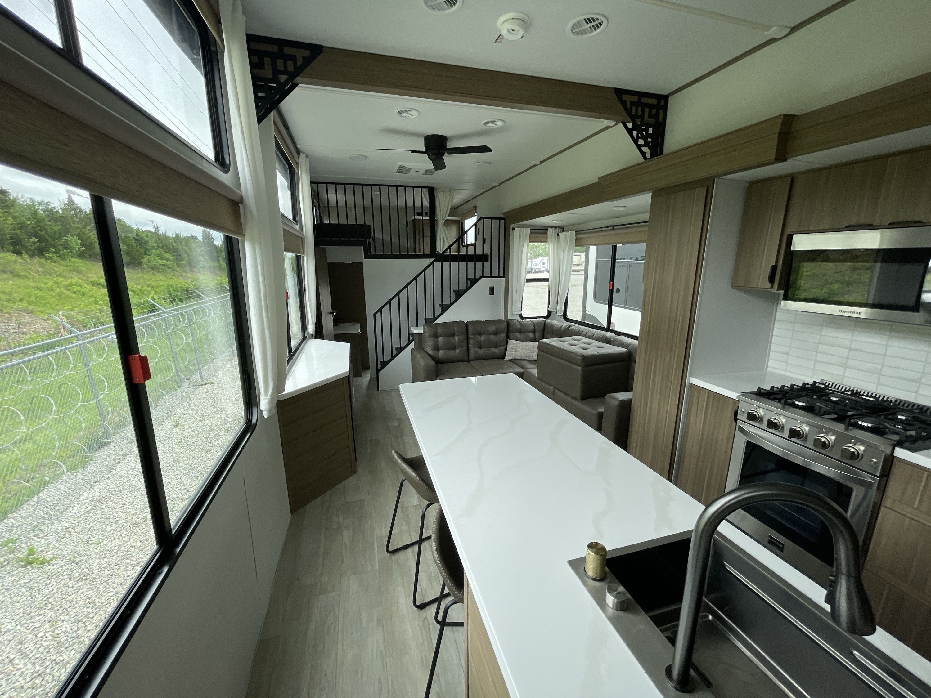 2025 Forest River SALEM VILLA GRAND 44VIEW in piqua OH