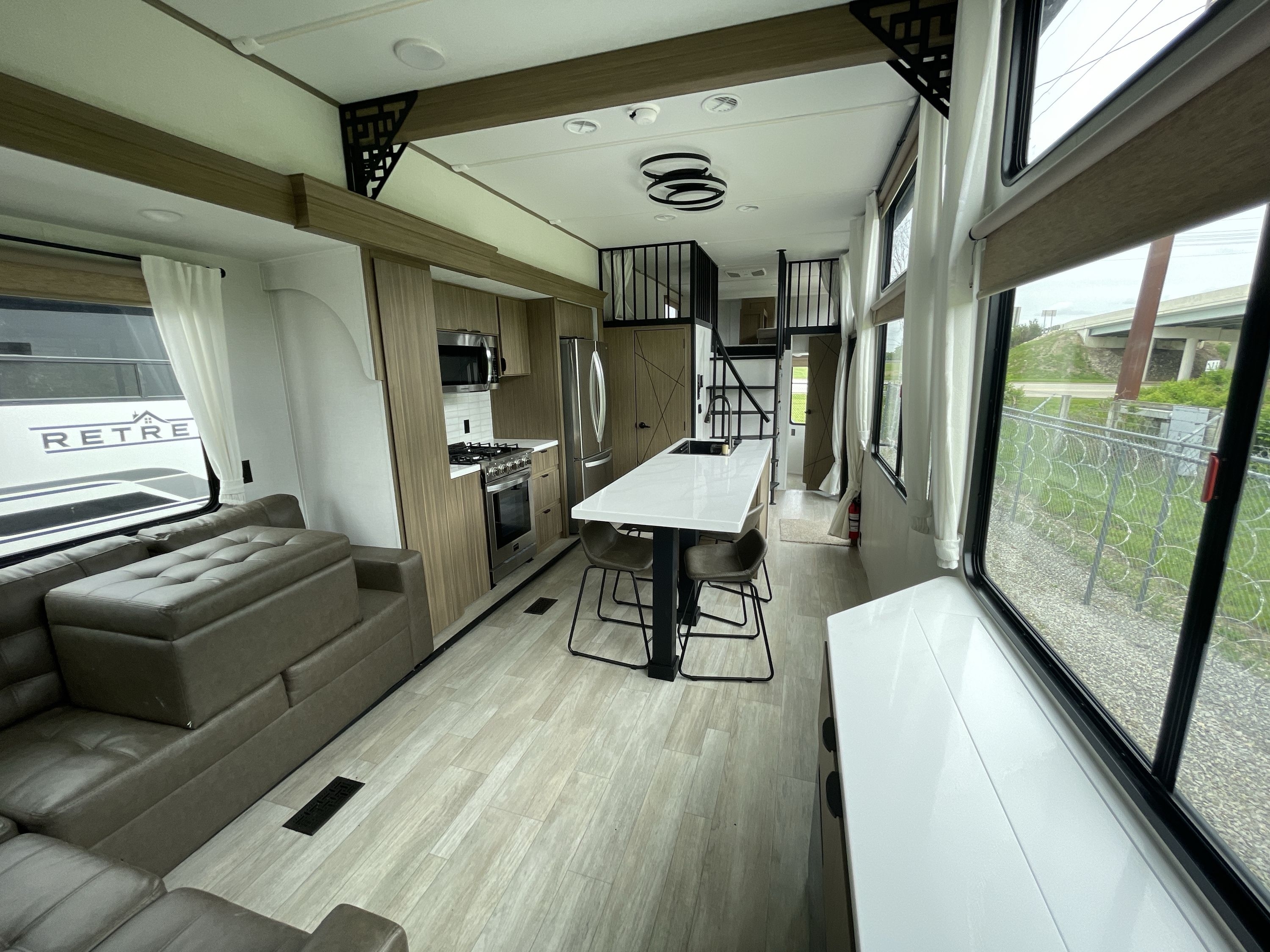 2025 Forest River SALEM VILLA GRAND 44VIEW in piqua OH