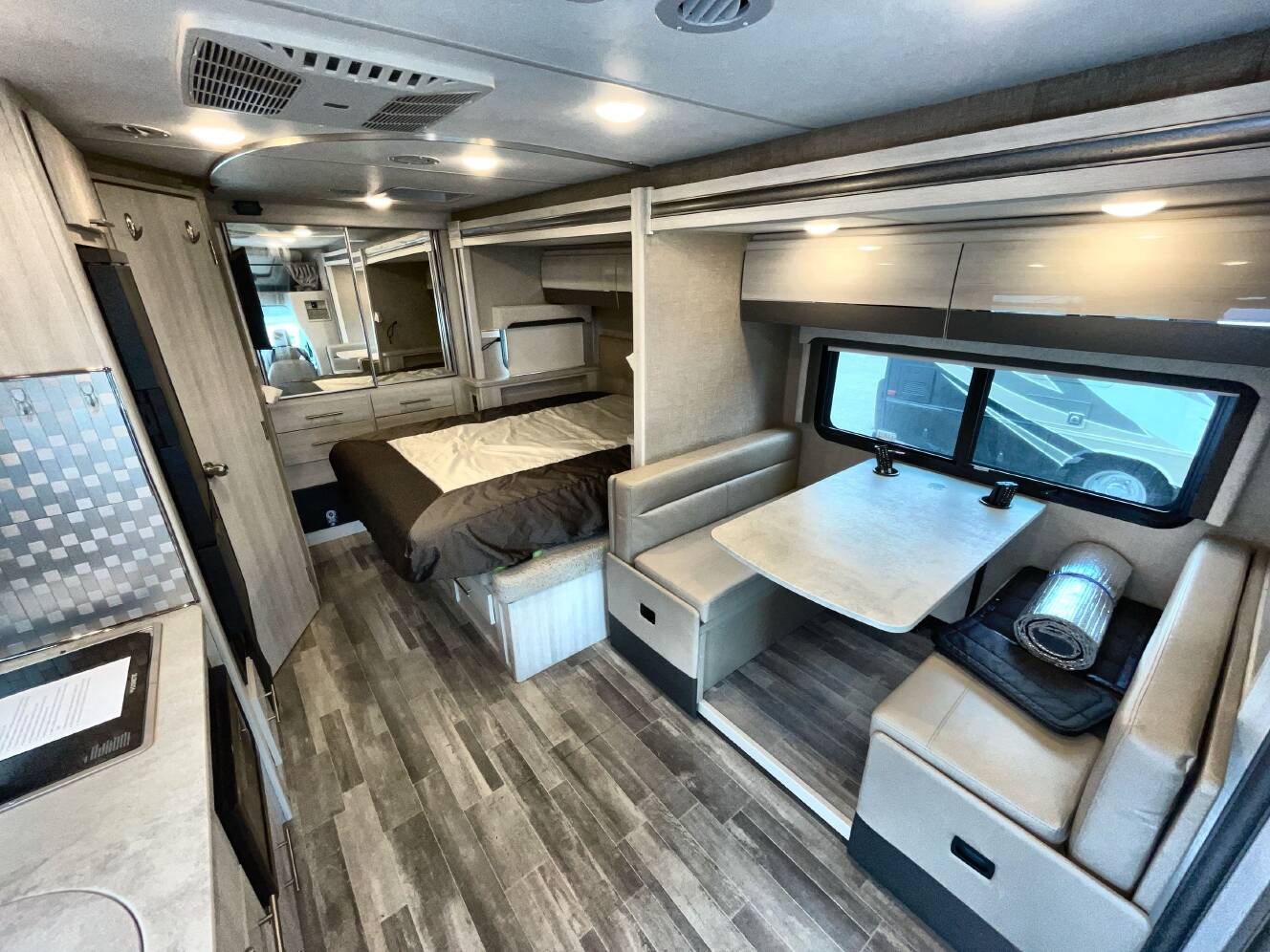 A photo of this 2023 Thor GEMINI 23TW