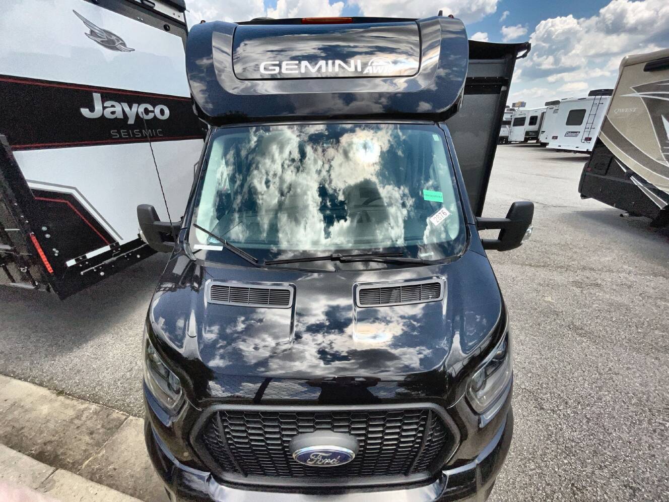 A photo of this 2023 Thor GEMINI 23TW