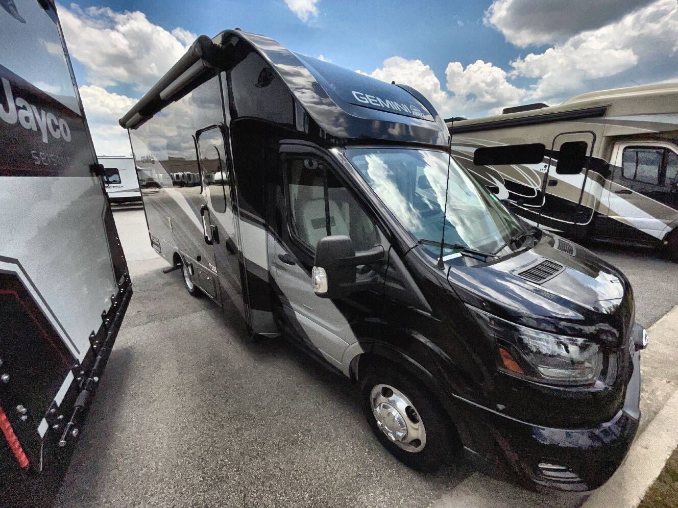 A photo of this 2023 Thor GEMINI 23TW