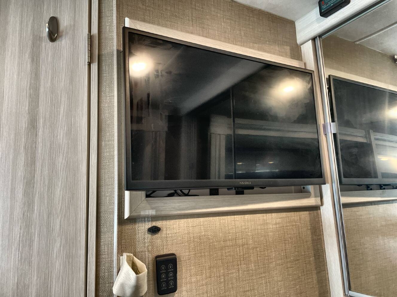 A photo of this 2023 Thor GEMINI 23TW