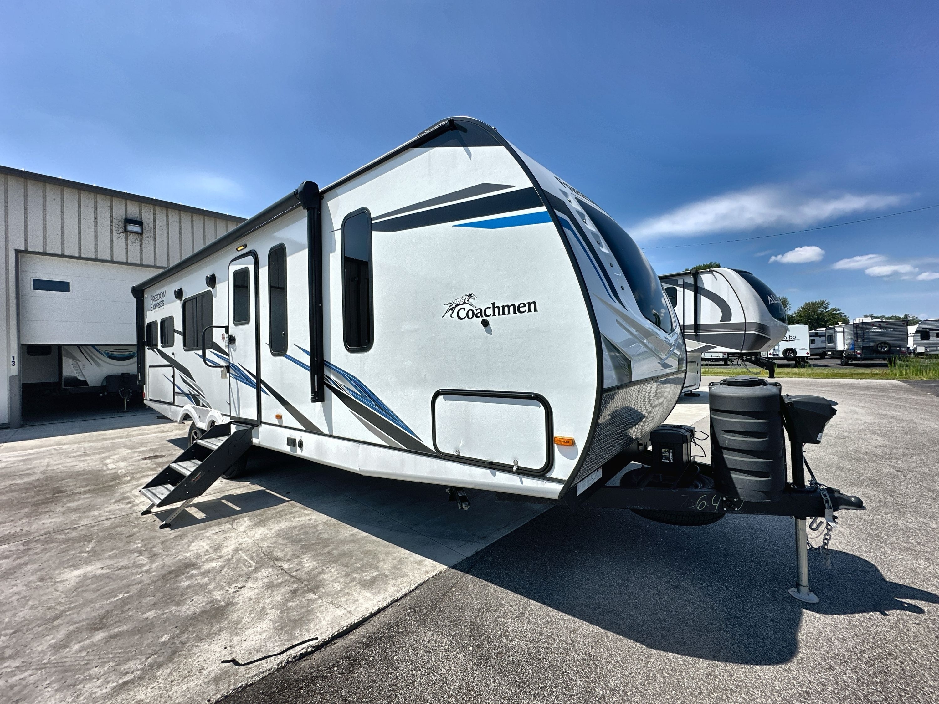 2023 Coachmen FREEDOM EXPRESS ULTRA LITE 274RKS in houghton lake MI