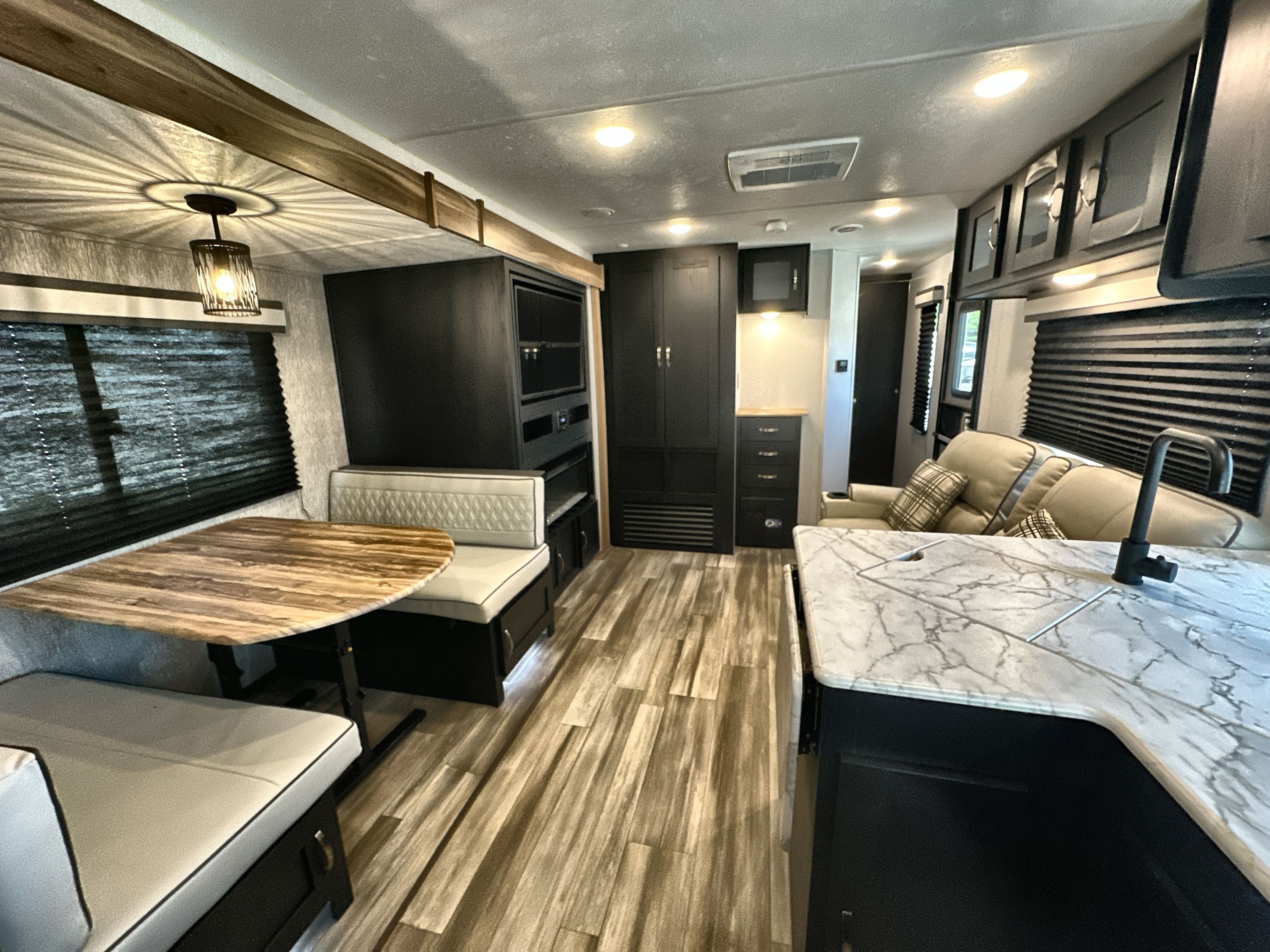 2023 Coachmen FREEDOM EXPRESS ULTRA LITE 274RKS in houghton lake MI