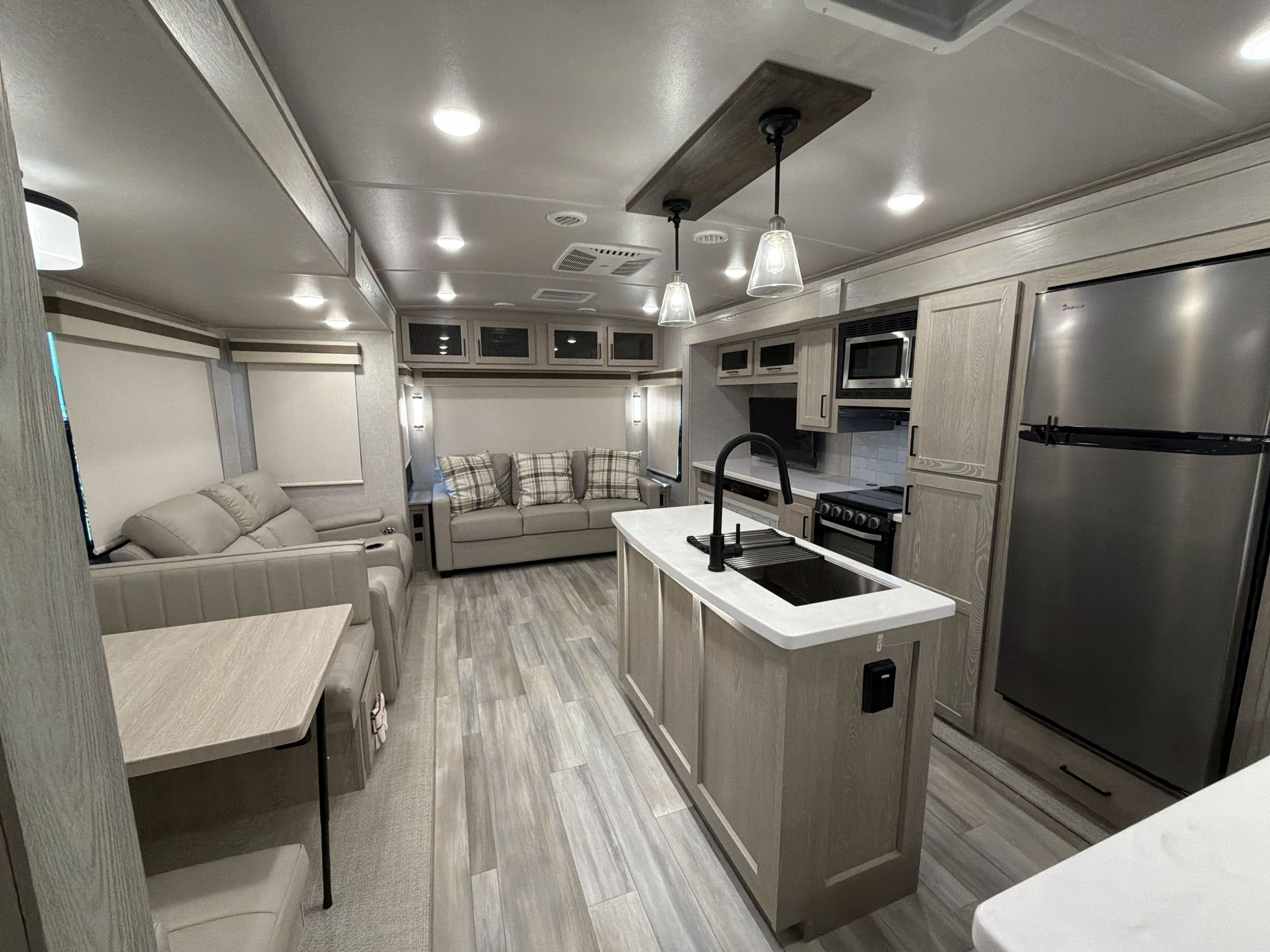 2023 Forest River ROCKWOOD SIGNATURE 8337RL in little falls MN
