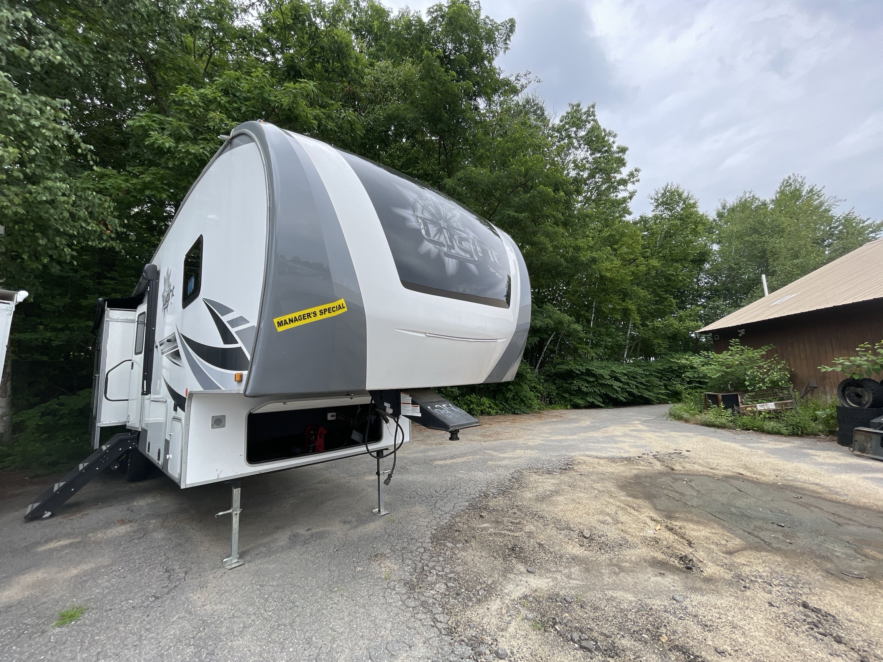 2021 Highland Ridge OPEN RANGE LIGHT 332RLS RV