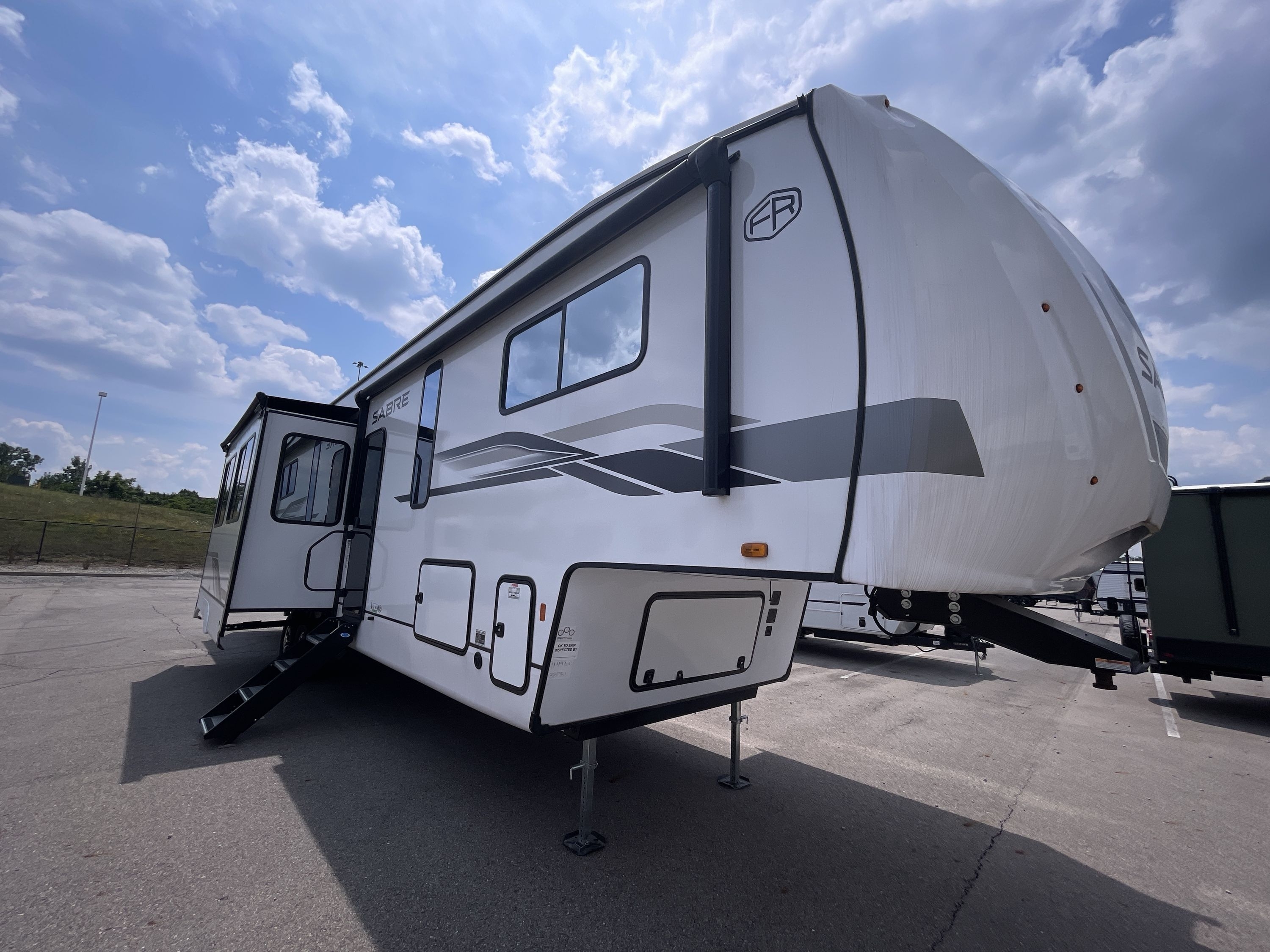2025 Forest River SABRE 38DBL in huber heights OH