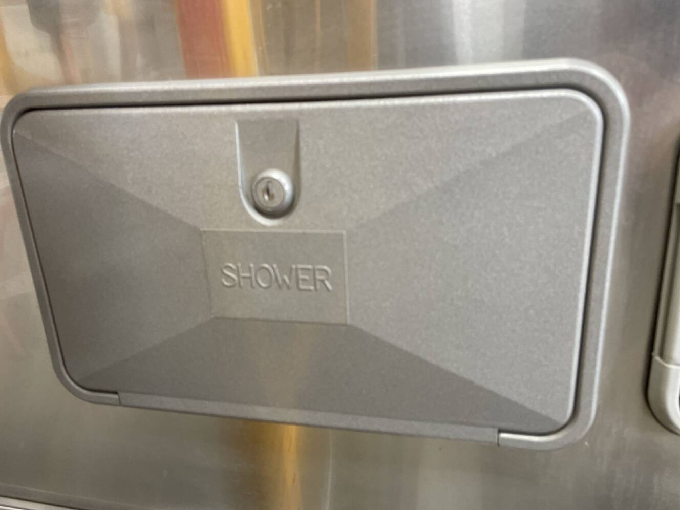 A photo of this 2018 Airstream INTERNATIONAL SIGNATURE 27FB TWIN