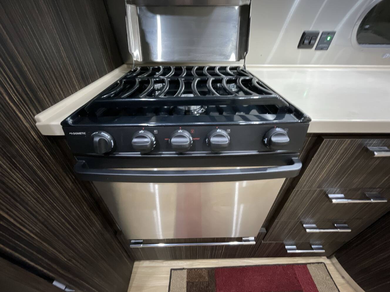 A photo of this 2018 Airstream INTERNATIONAL SIGNATURE 27FB TWIN
