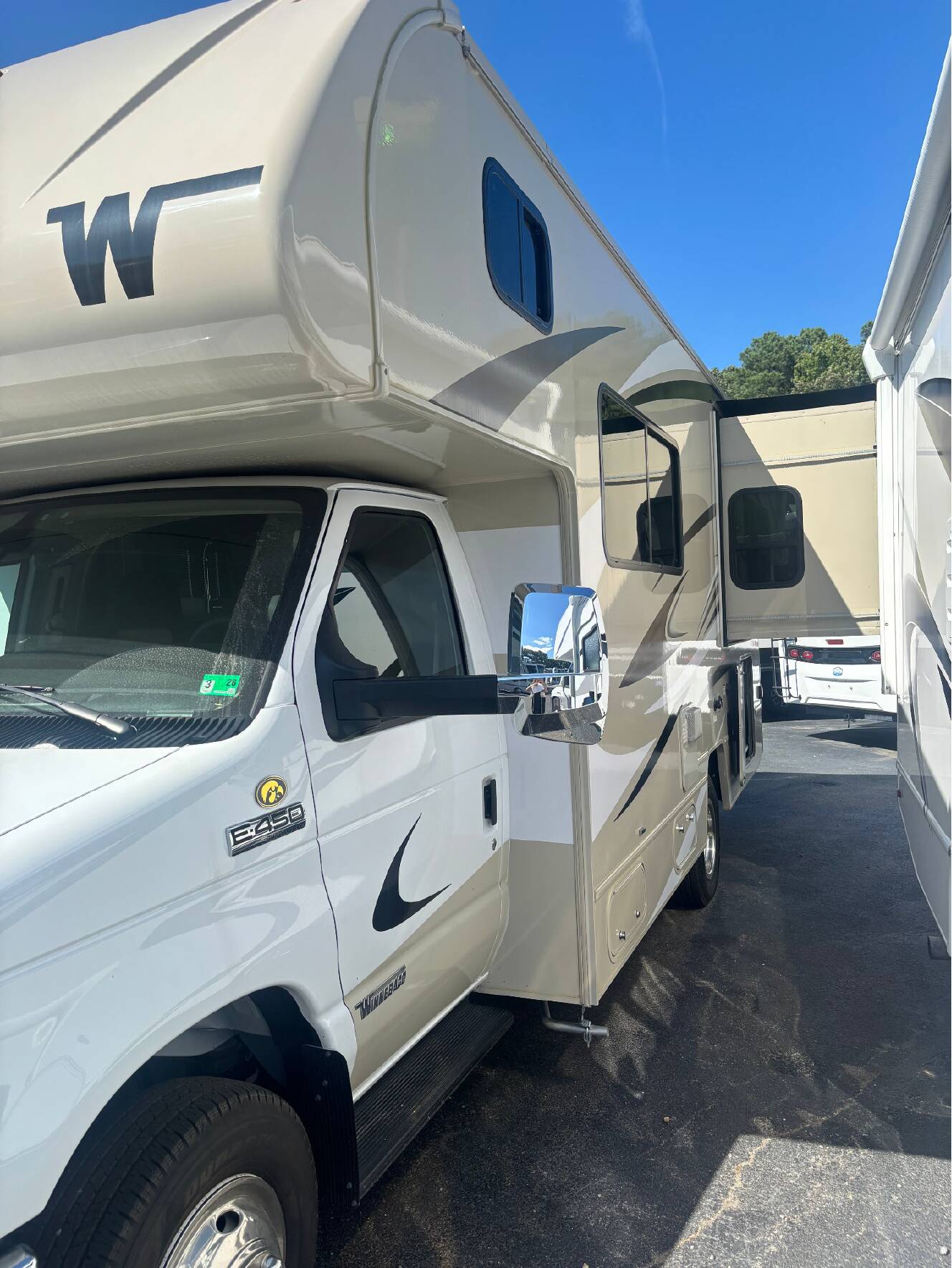 A photo of this 2025 Winnebago SPIRIT 22M