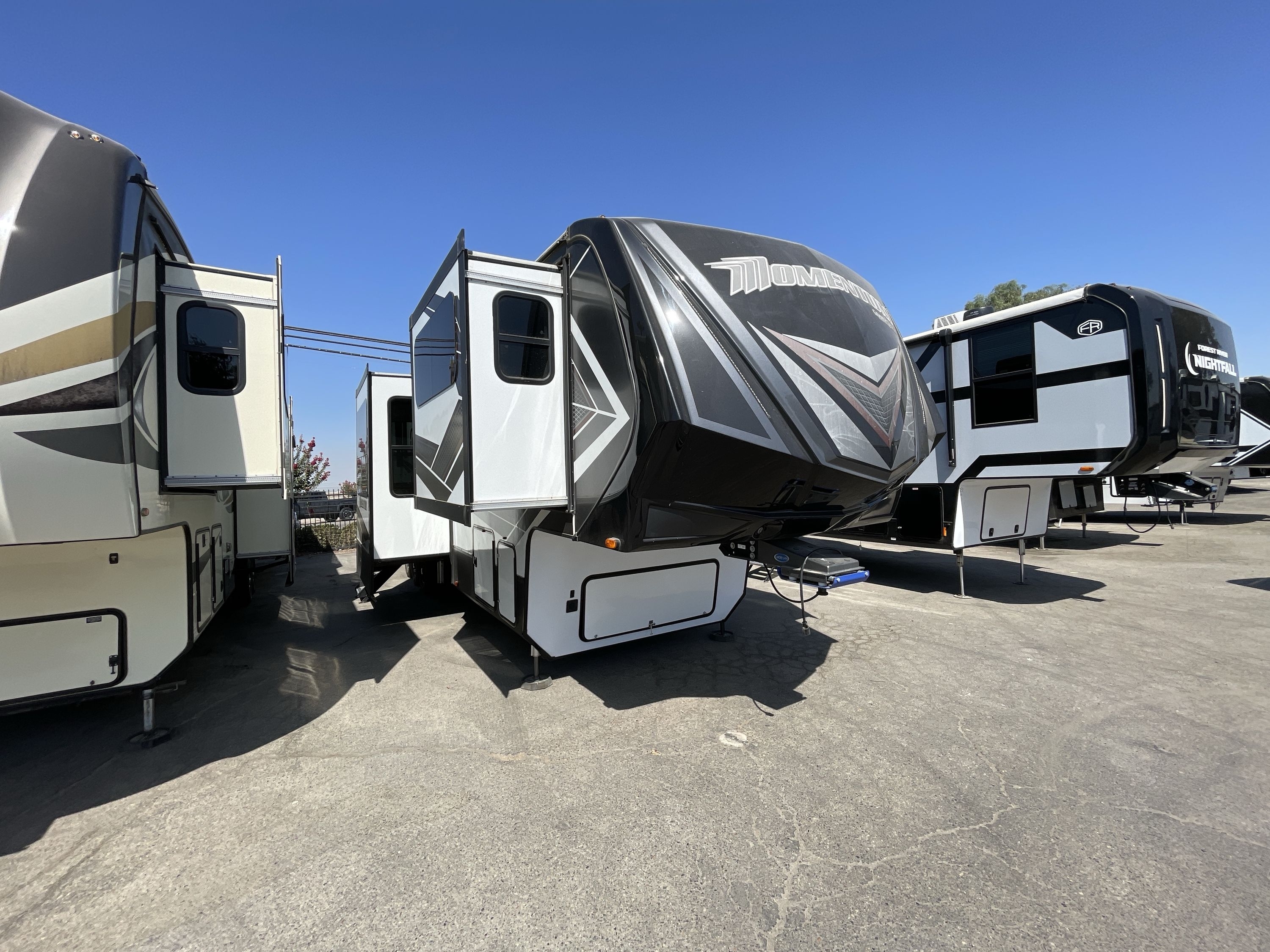 2020 Grand Design MOMENTUM 376THS in fresno CA