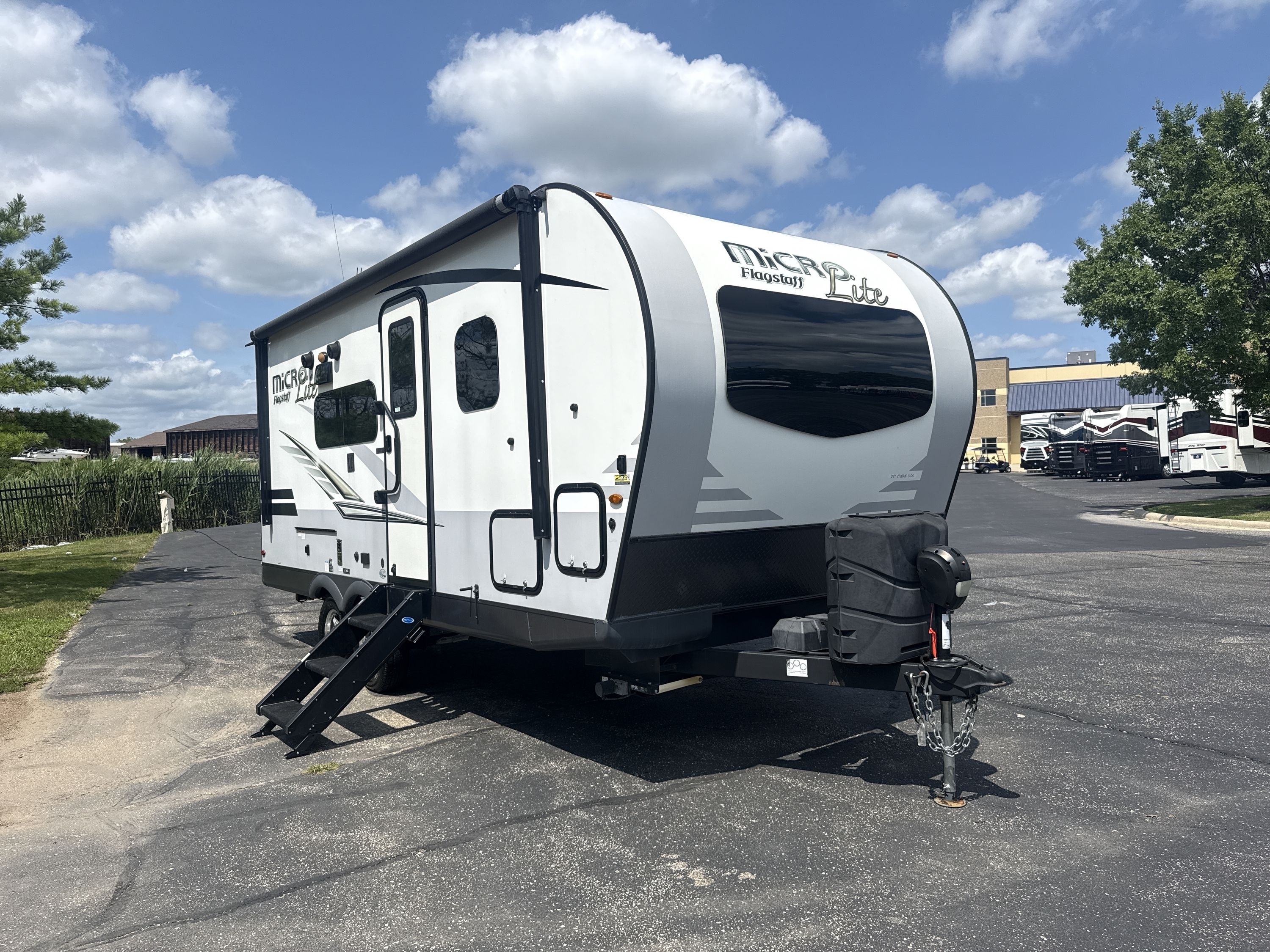 2021 Forest River FLAGSTAFF MICRO LITE 21DS in sturtevant WI