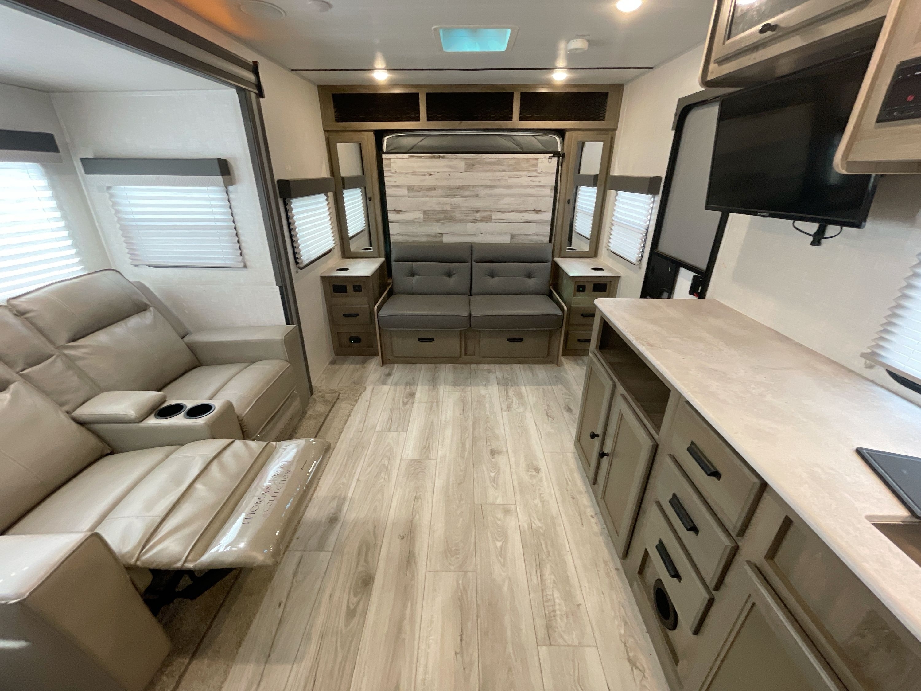 2022 Forest River SURVEYOR 203RKLE in richmond IN