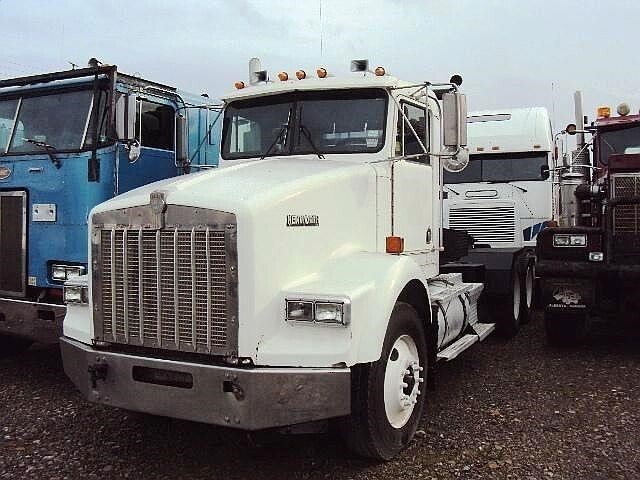 1999 KENWORTH T800 in Caledonia, NY