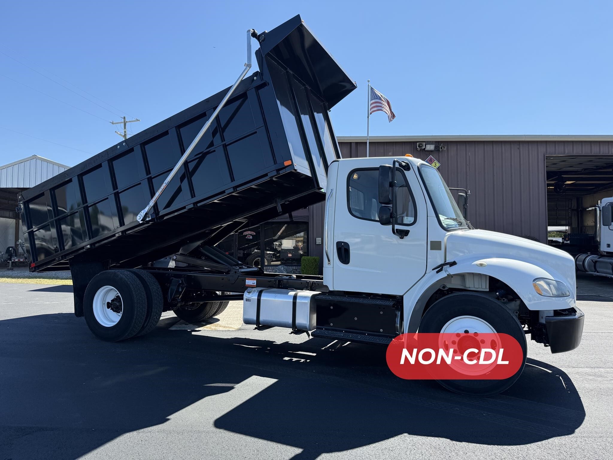 2018 FREIGHTLINER BUSINESS CLASS M2 106 in Wilmington, NC