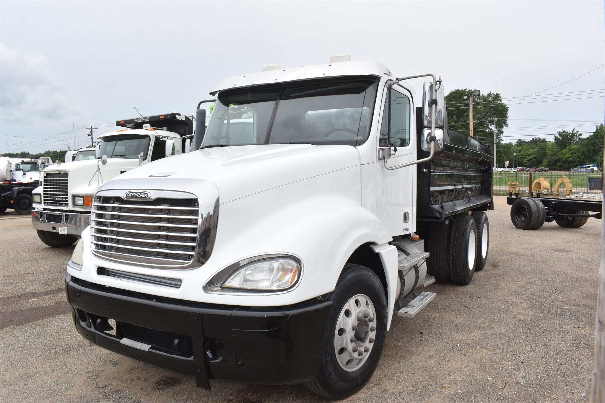 2007 FREIGHTLINER COLUMBIA in Covington, TN