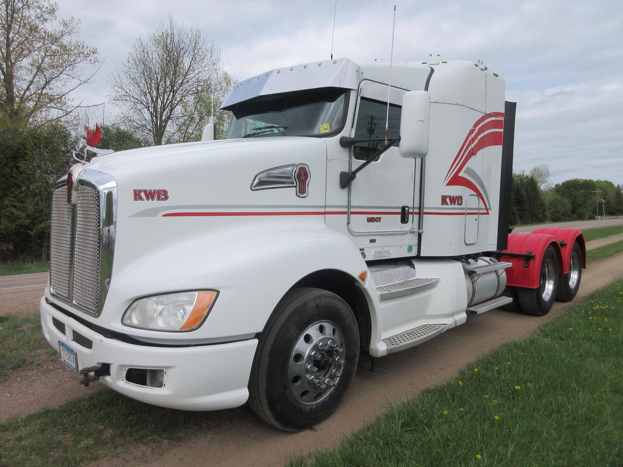 2013 KENWORTH T660 in Wittenberg, WI