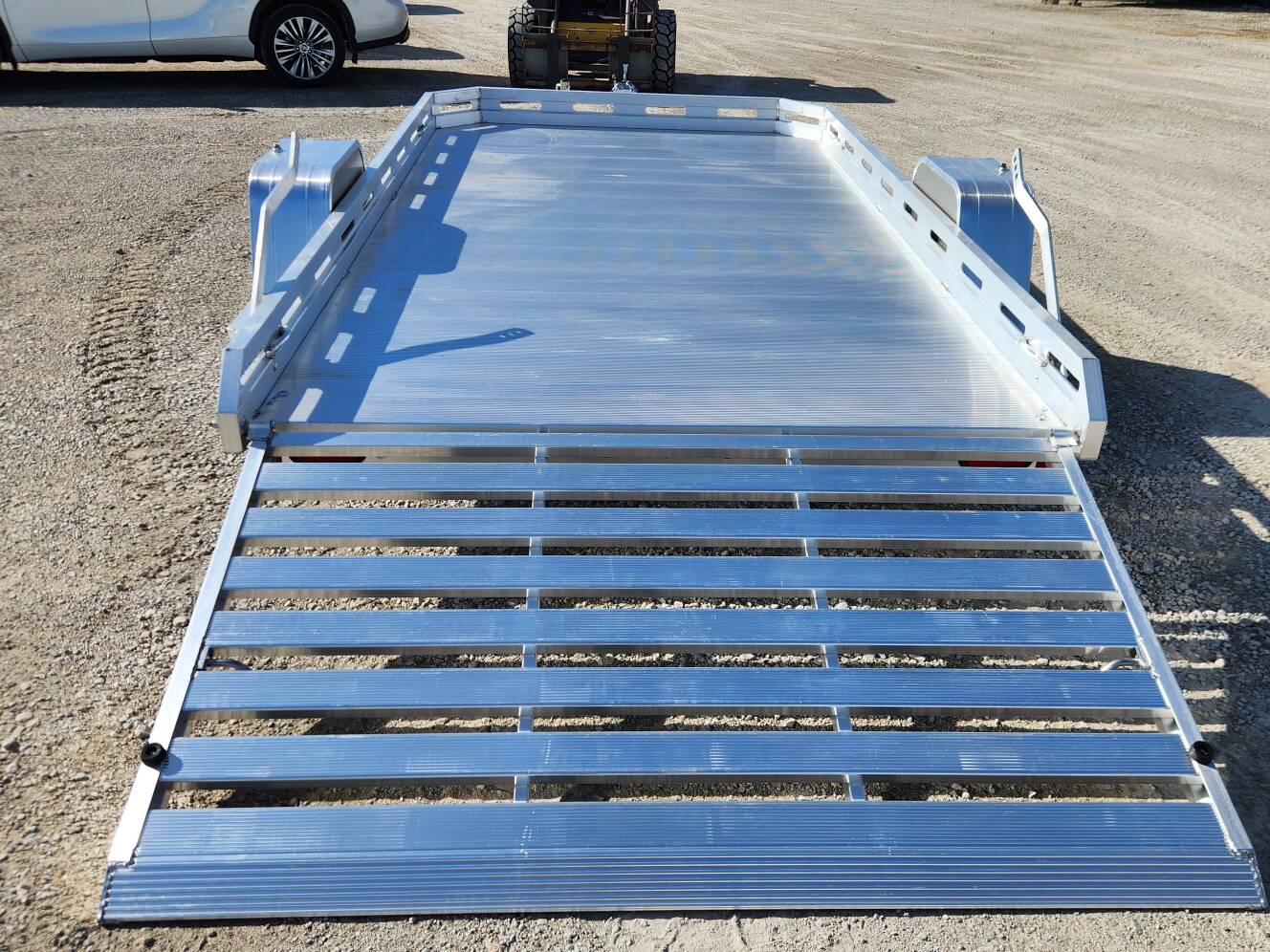 A photo of this 2027 Aluma 7712H