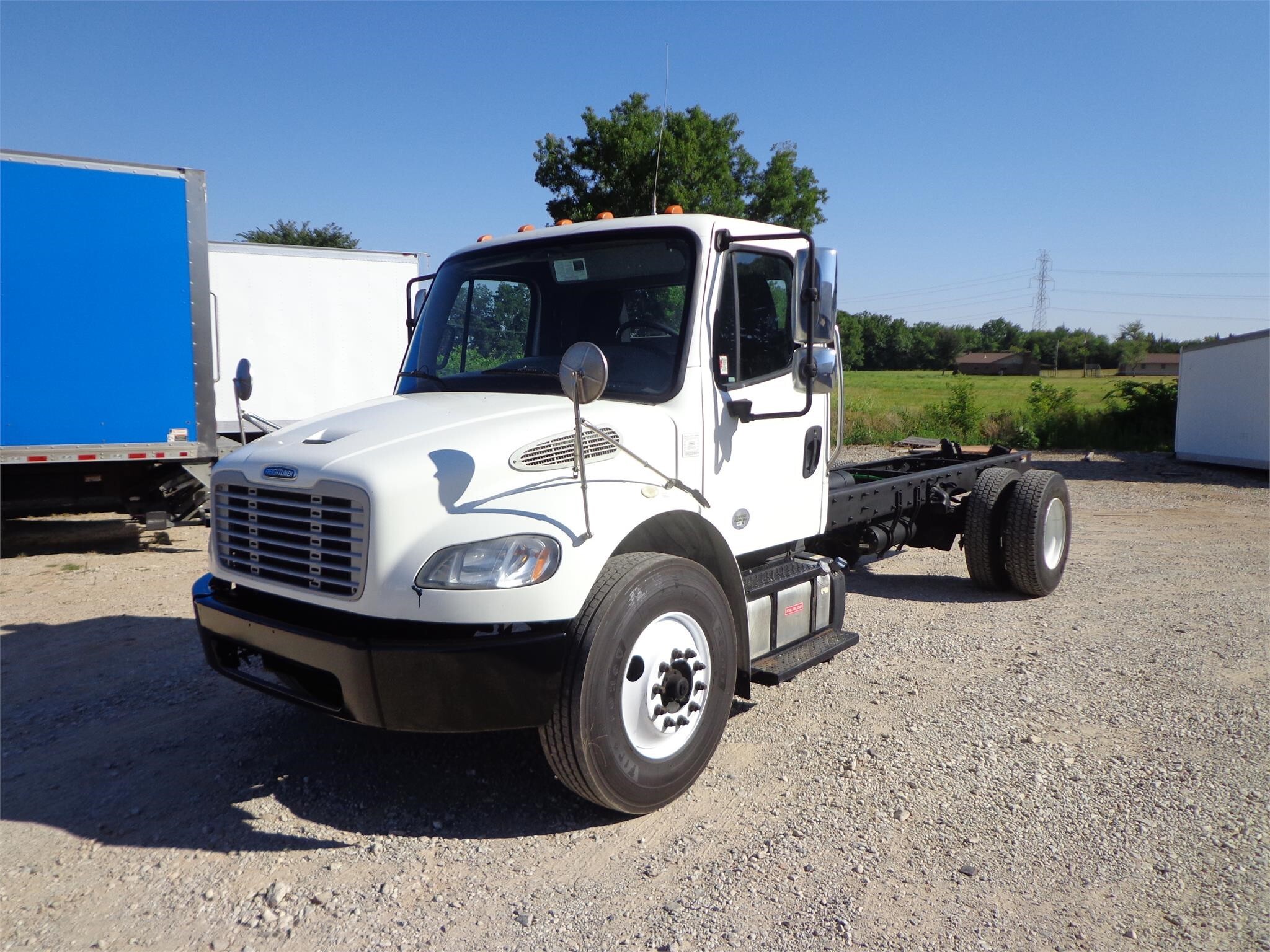 2017 FREIGHTLINER BUSINESS CLASS M2 106 in Shawnee, OK