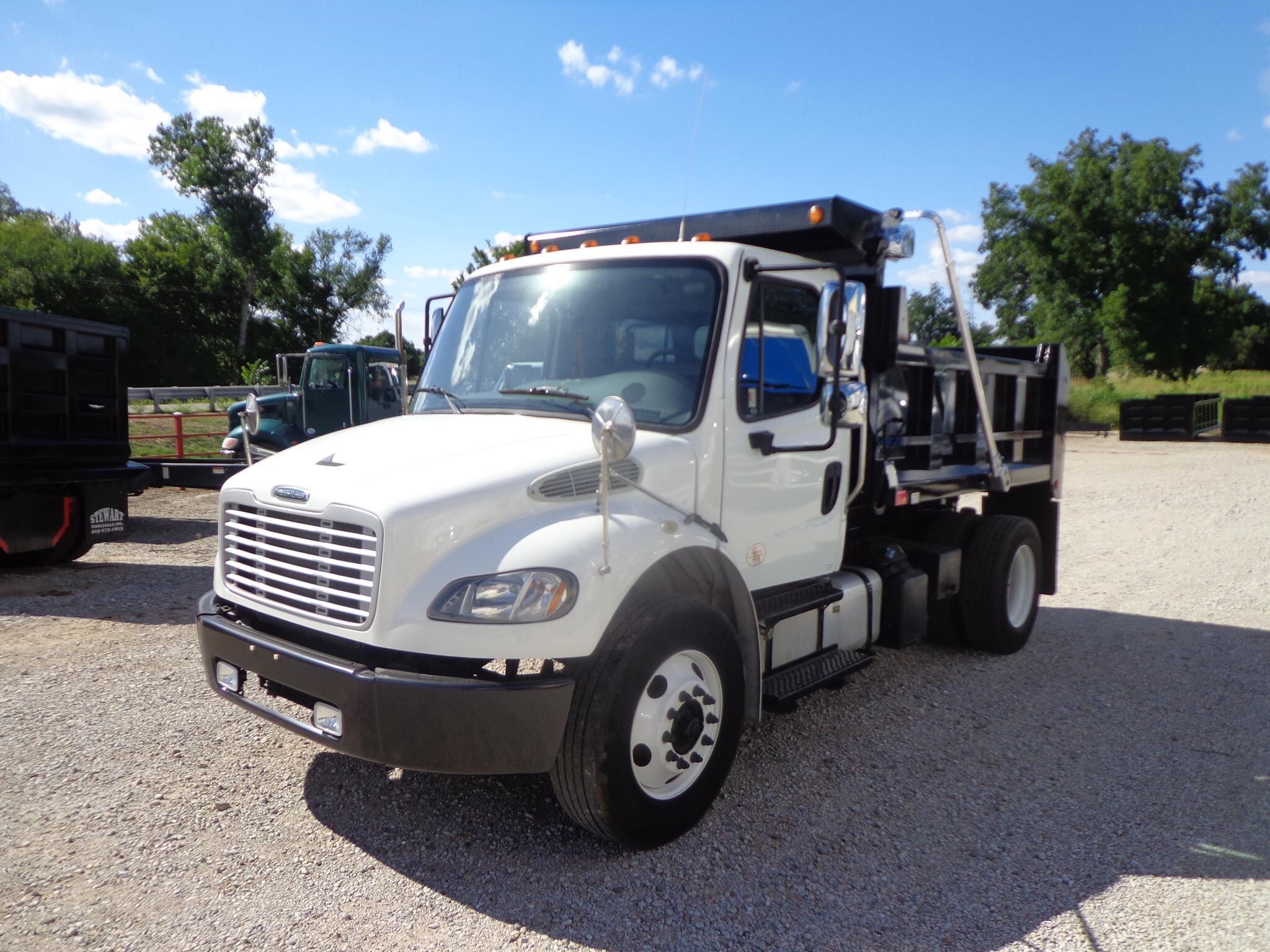 2019 FREIGHTLINER BUSINESS CLASS M2 106 in Shawnee, OK