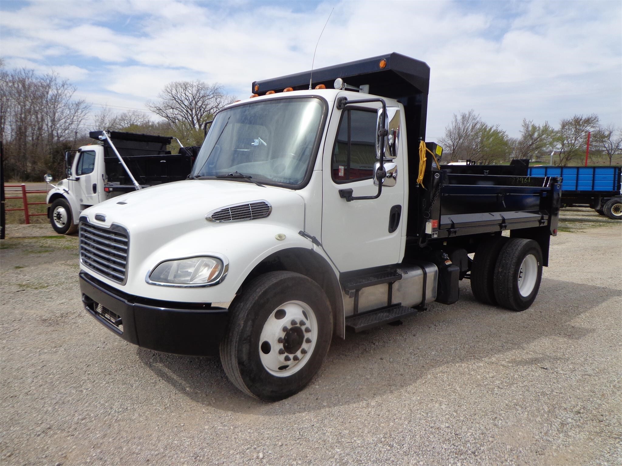 2014 FREIGHTLINER BUSINESS CLASS M2 106 in Shawnee, OK