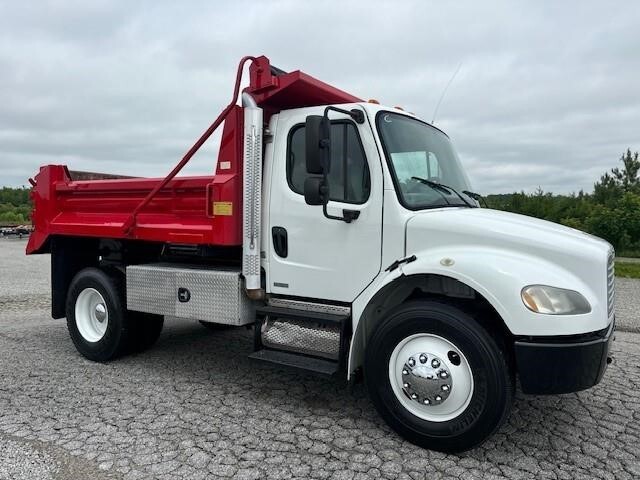 2010 FREIGHTLINER BUSINESS CLASS M2 106 in Chatham, VA
