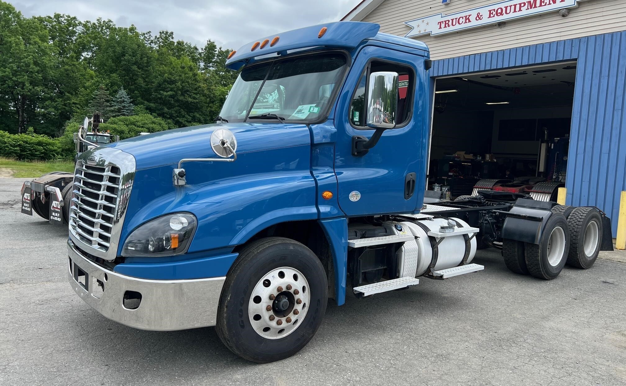 2018 FREIGHTLINER CASCADIA 125 in Westminster, VT