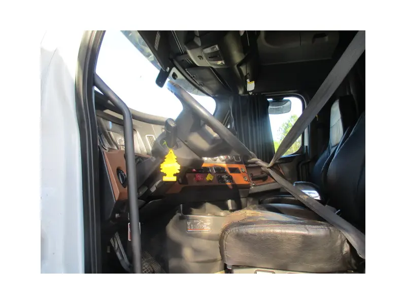 2020 FREIGHTLINER CASCADIA 126