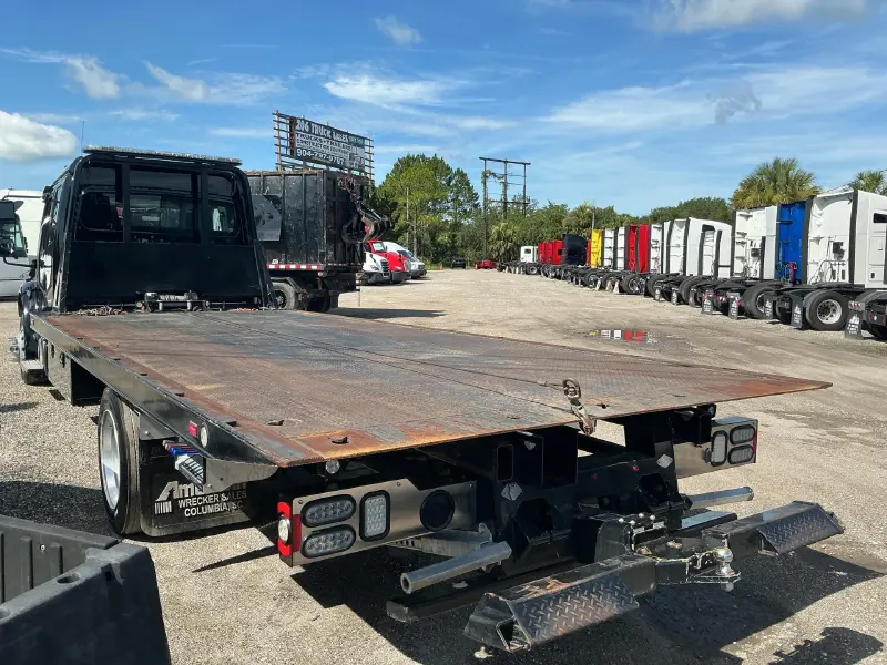 2025 FREIGHTLINER BUSINESS CLASS M2 106