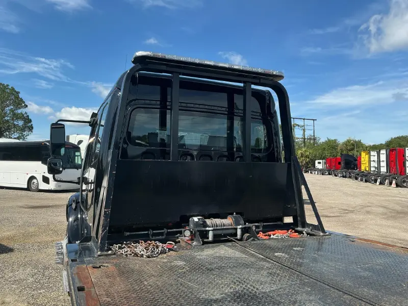 2025 FREIGHTLINER BUSINESS CLASS M2 106