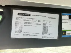 2025 FREIGHTLINER BUSINESS CLASS M2 106