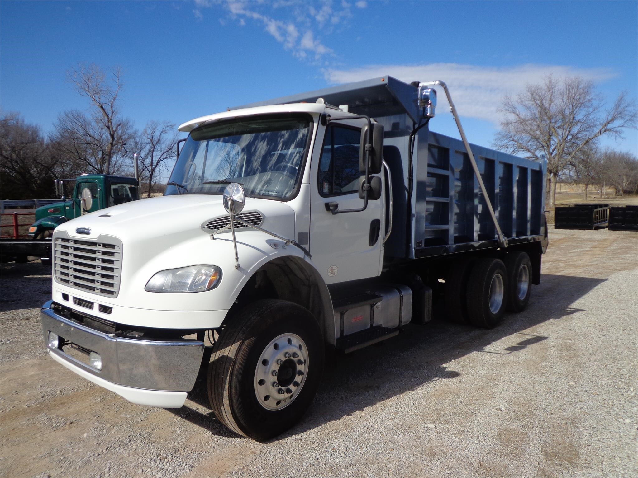 2017 FREIGHTLINER BUSINESS CLASS M2 106 in Shawnee, OK