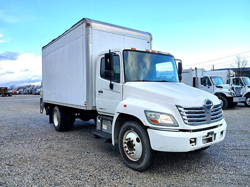 2009 HINO 238 in Coopersburg, PA