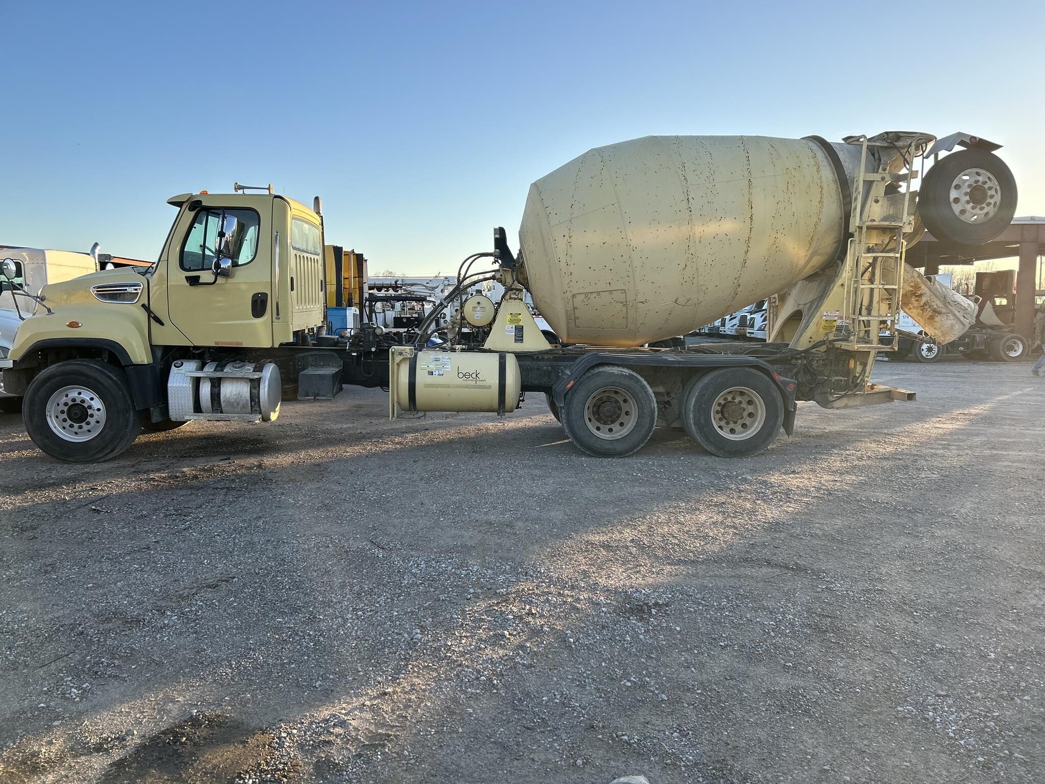 2016 FREIGHTLINER 114SD in Covington, TN